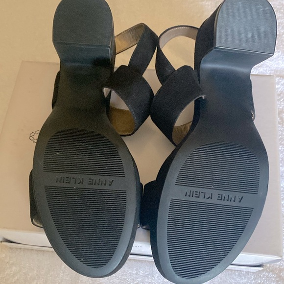 Anne Klein Black Suede-Like Block Heels Size 9 - Picture 4 of 6